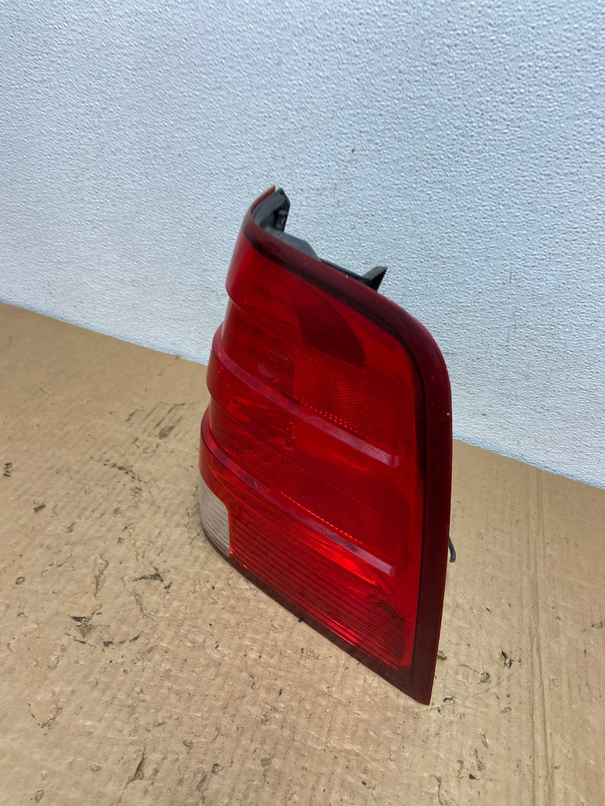 2003 2004 2005 2006 Ford Expedition Right Passenger Rh Tail light AC8276 LK1