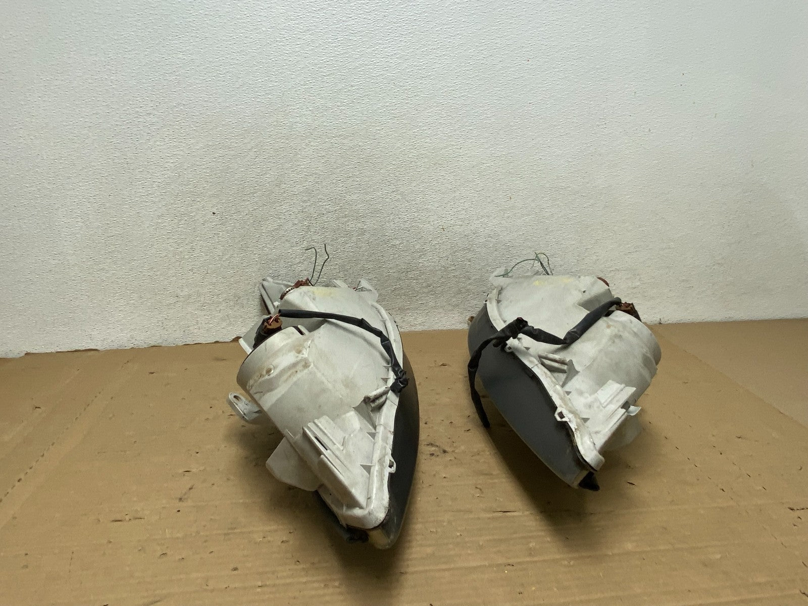 2002 2003 2004 Toyota Camry Left+Right Set Side Halogen Headlights AG8299 DW11