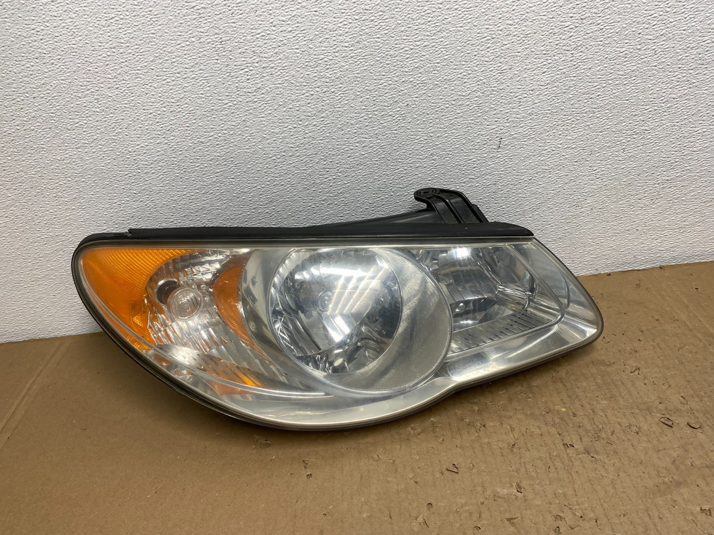2007 2008 2009 2010 Hyundai Elantra Right Passenger Side Headlight AB6677 DW0