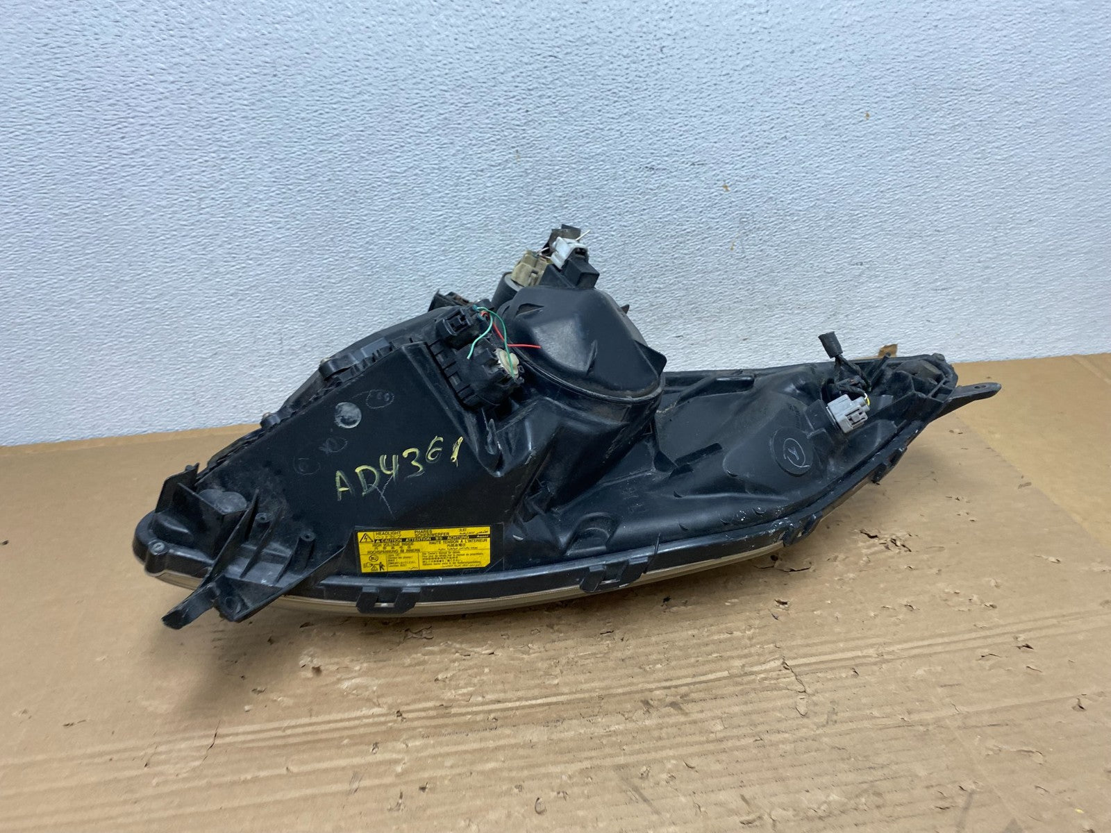 2004 - 2005 Toyota Prius Left Driver Lh Xenon HID Headlight AD4361 DW6
