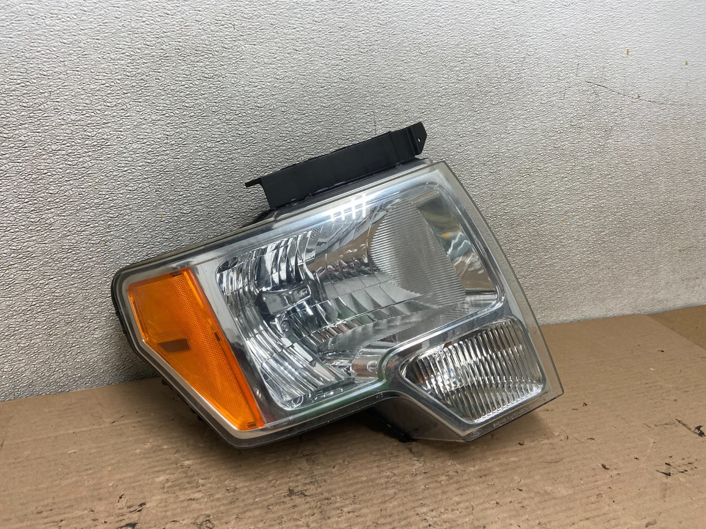 2009 to 2014 Ford F-150 F150 Right Passenger RH Halogen Headlights AA9523 DW2
