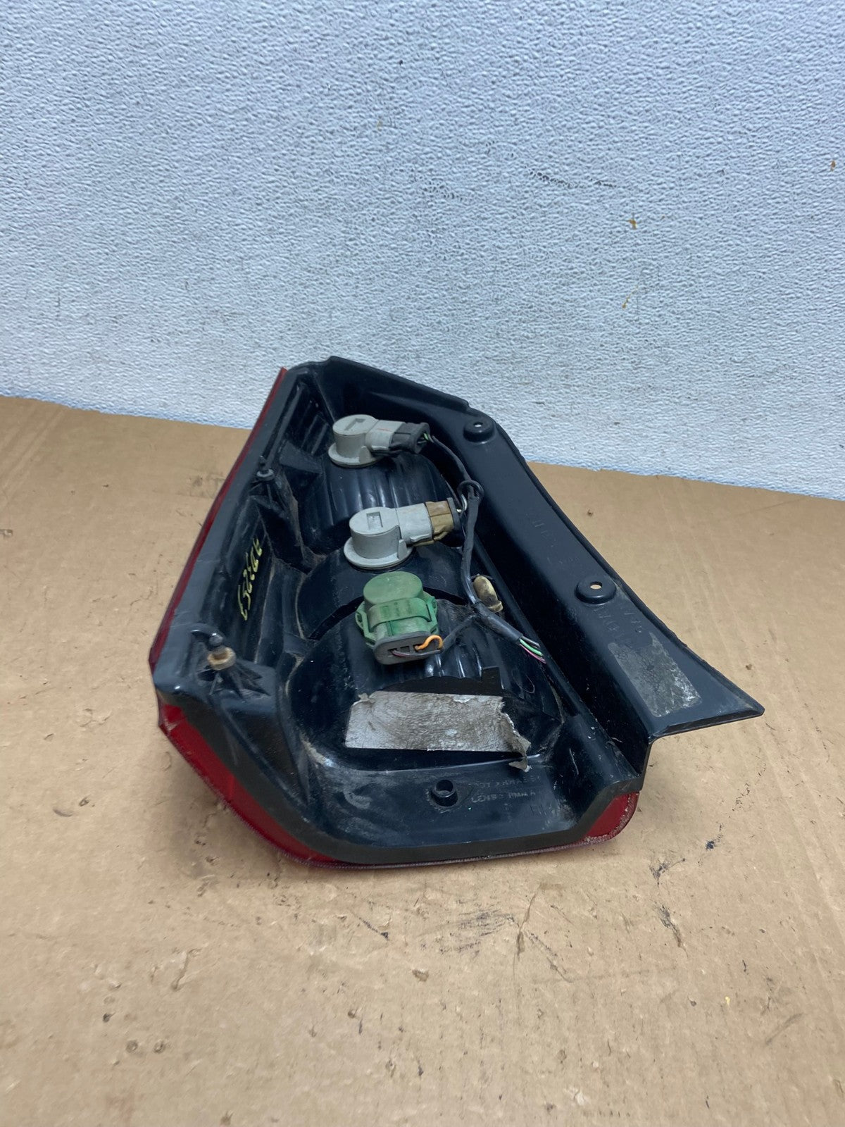 2001 2002 2003 2004 Mazda Tribute Right Passenger Rh Tail Light AD3253 LK6