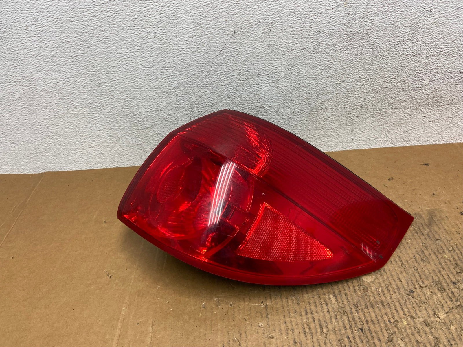 2006 - 2010 Toyota Sienna Right Passenger Side Tail Light AE2620 LK0
