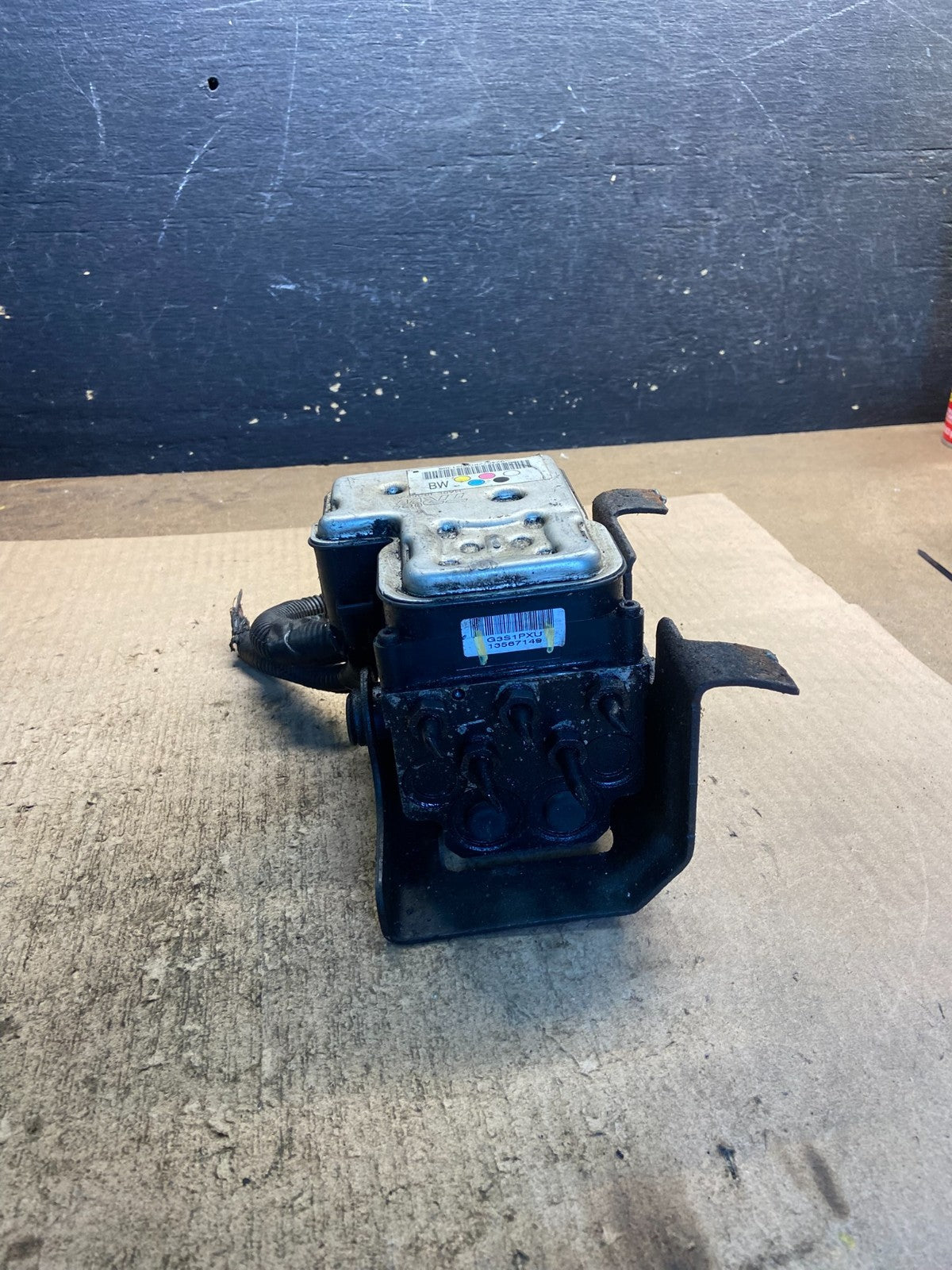 2004-07 GMC Savana Express ABS Brake Pump Control OEM 13567149 Z8895 DG3