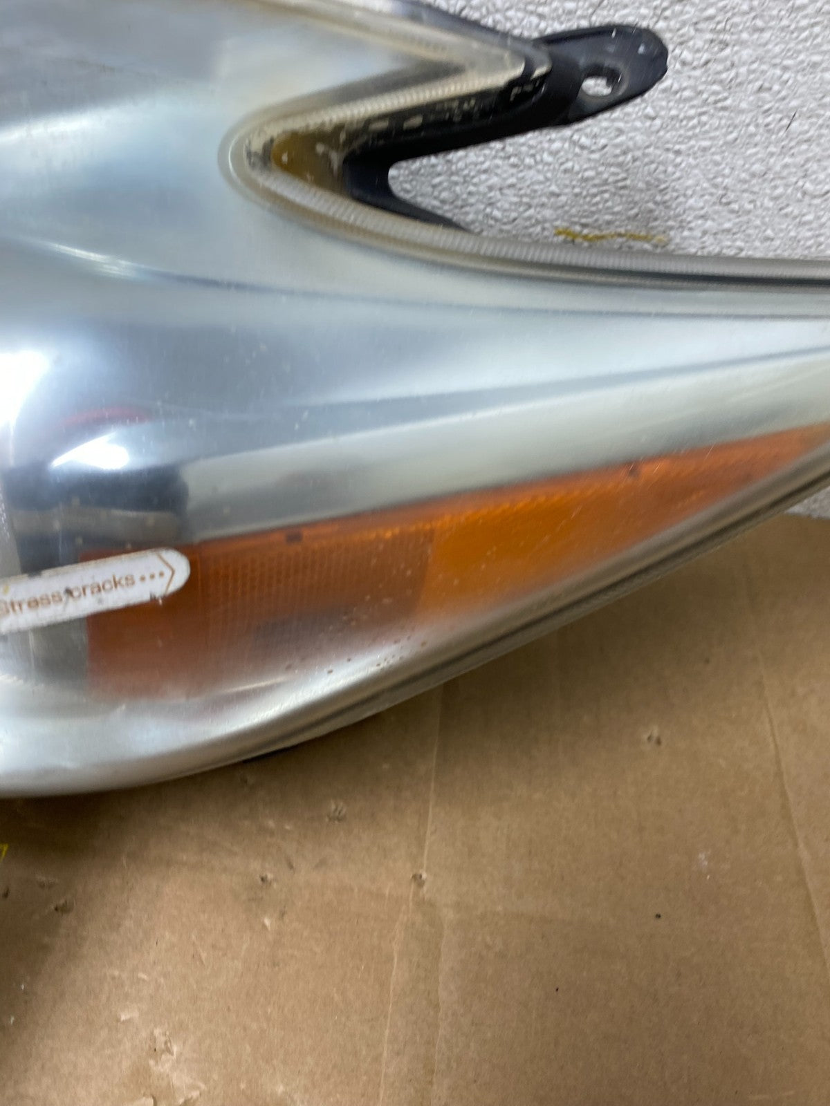 2010 - 2011 Toyota Prius Left+Right Blue Halogen Headlights V8299 DW6