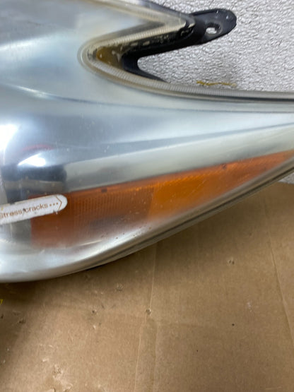 2010 - 2011 Toyota Prius Left+Right Blue Halogen Headlights V8299 DW6