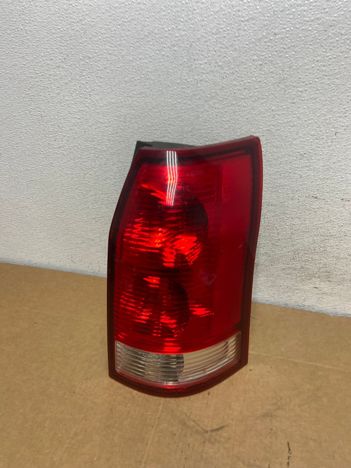 2004 to 2007 Saturn Vue Right Passenger Rh Side Tail Light AD5373 LK0