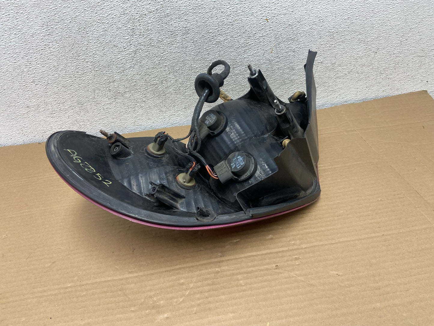 1998 to 2002 Lincoln Continental Left Driver LH Side Tail Light AG8852 DW4