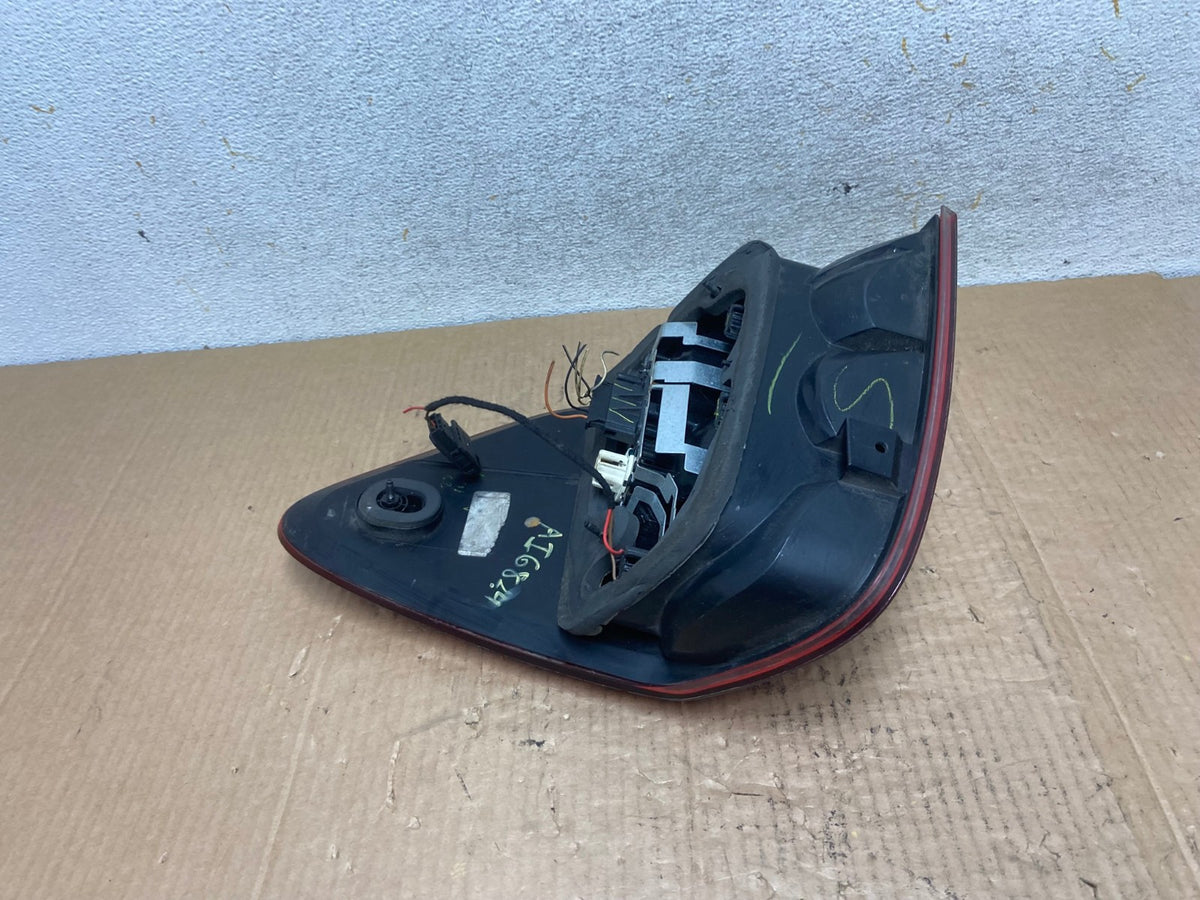 2009 to 2011 Mercedes ML350 ML-Class Left Driver Side LH Tail Light AI6824 LK4