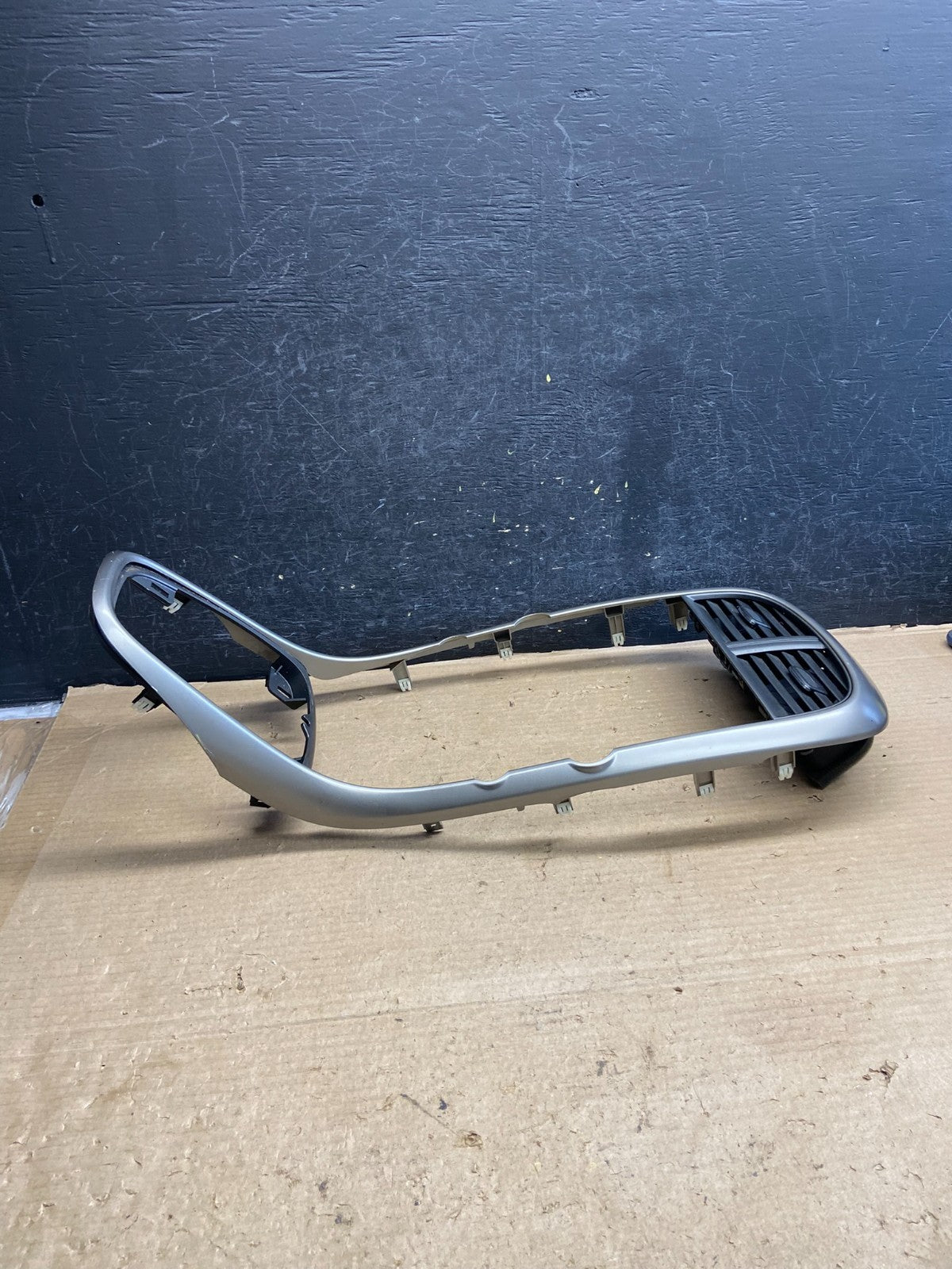 2013 to 2016 Chevrolet Malibu Dashboard Center Air Vent ah3990 DG1