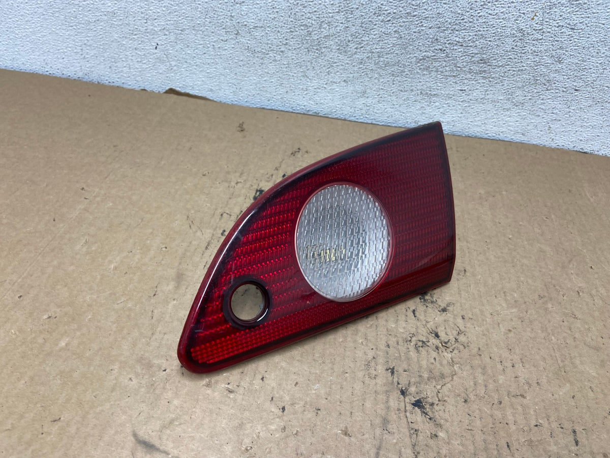 2001 2002 Toyota Corolla Right Passenger RH Side Inner Tail light AG2237 LK2