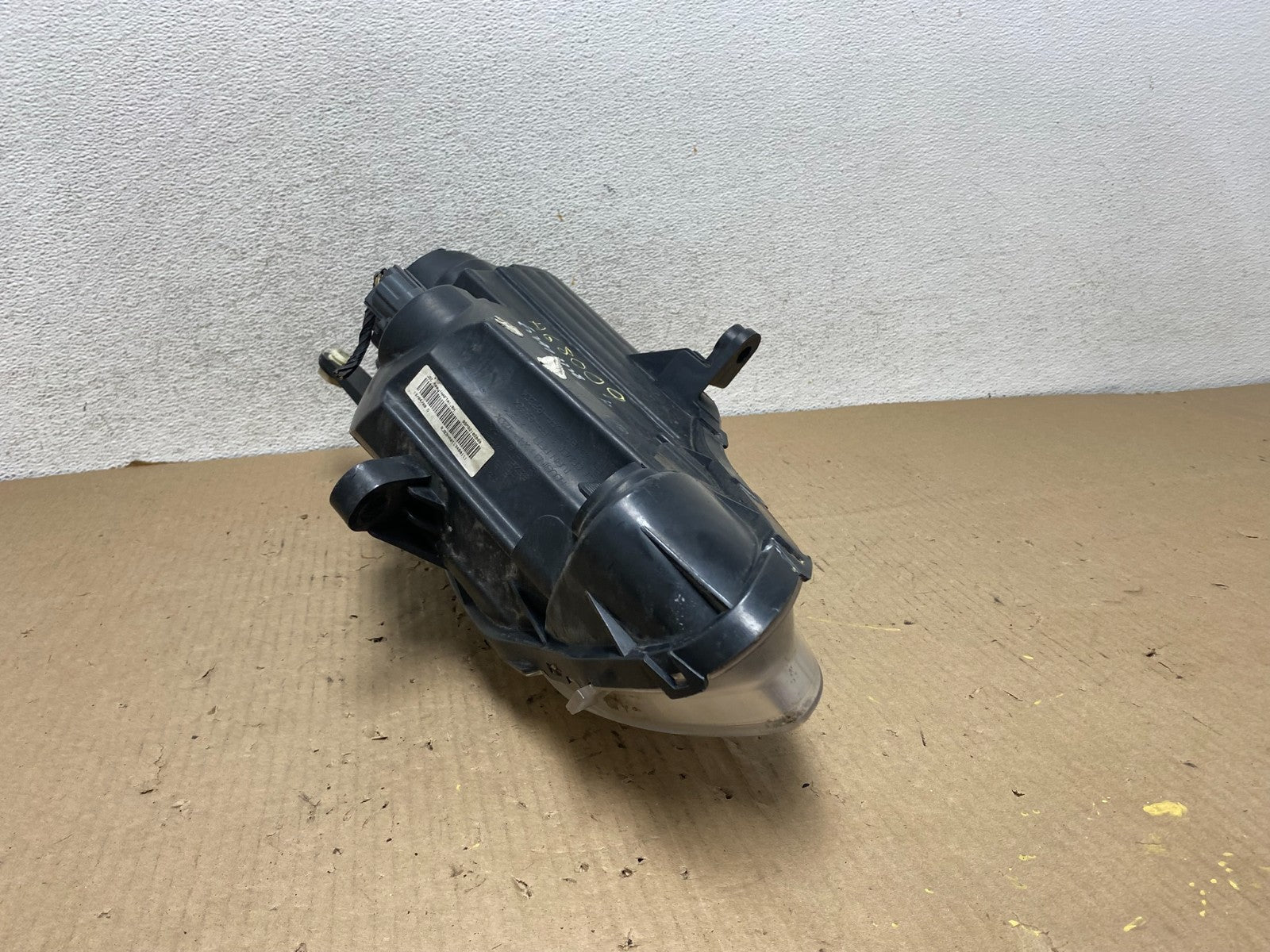 2011 2012 2013 2014 Chrysler 200 Right Passenger Halogen Headlight AG8009 DW7