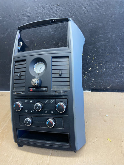 2008-2010 Chrysler Town Country Climate Control Panel Center Dash Trim AB1982 DG1