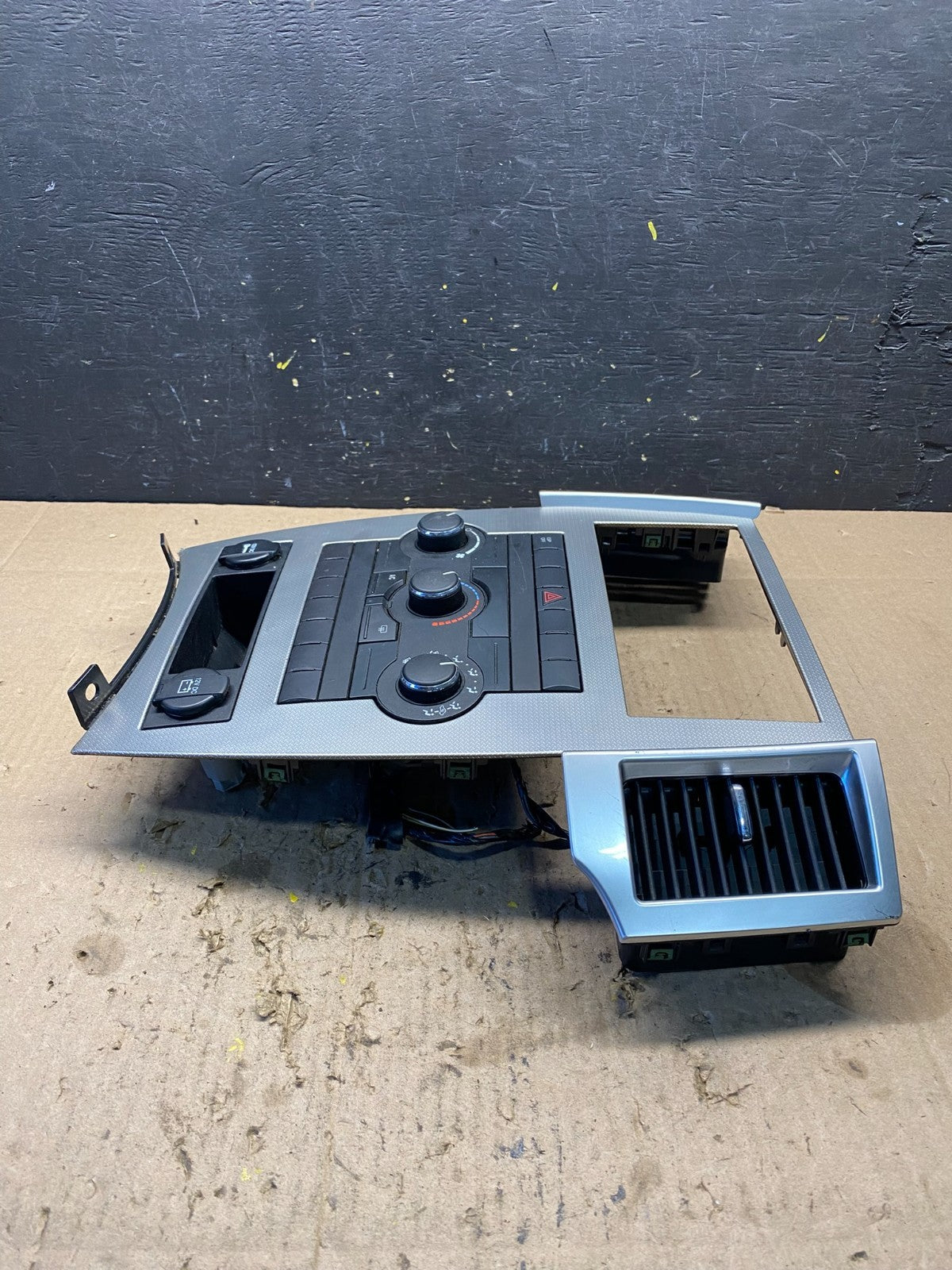 2008 to 2010 Jeep Grand Cherokee Center A/C Heater Climate Control P7894 DG2