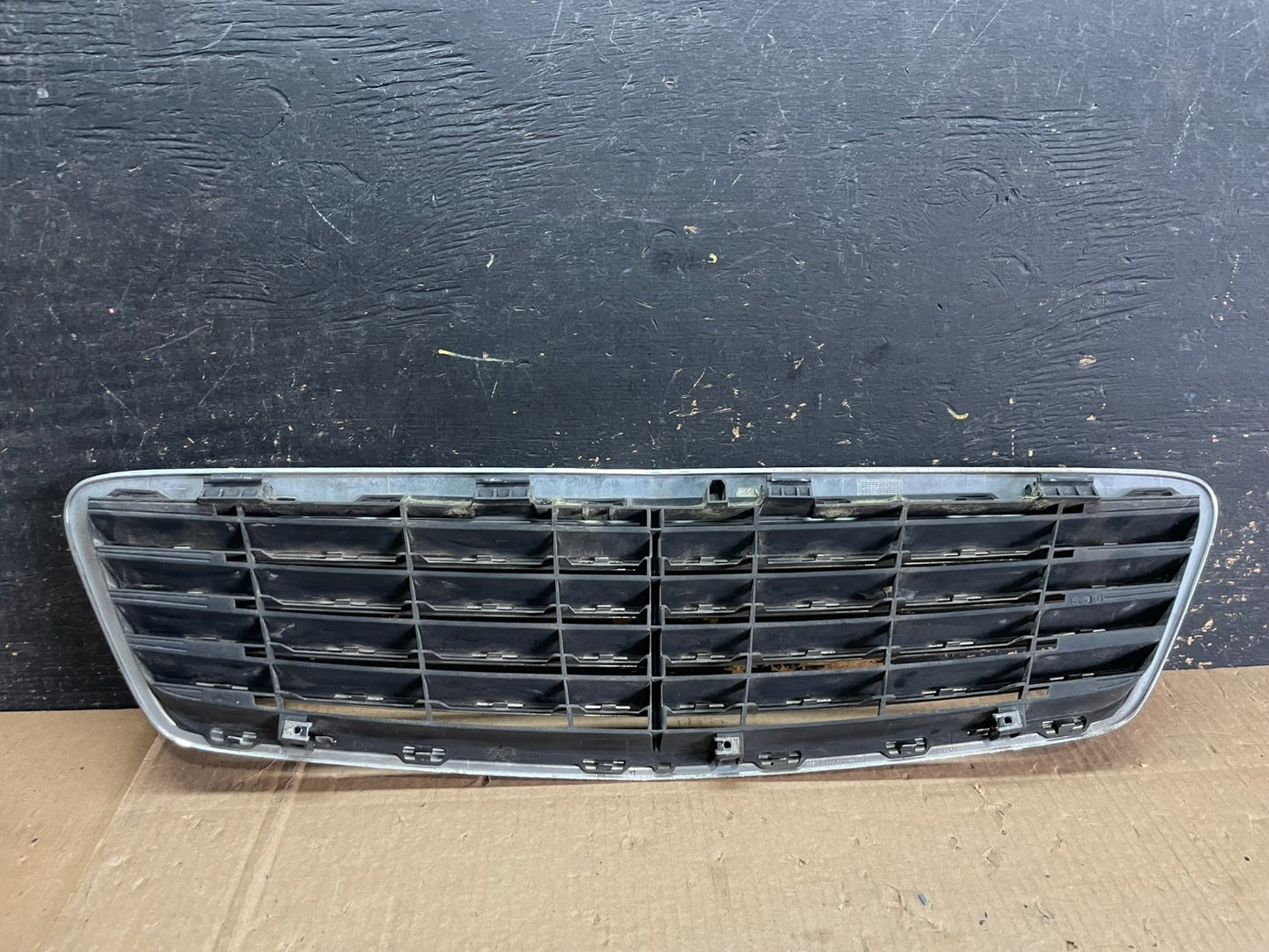2000 to 2002 Mercedes-Benz S-Class S500 S430 Front Upper Grille OEM AB32203