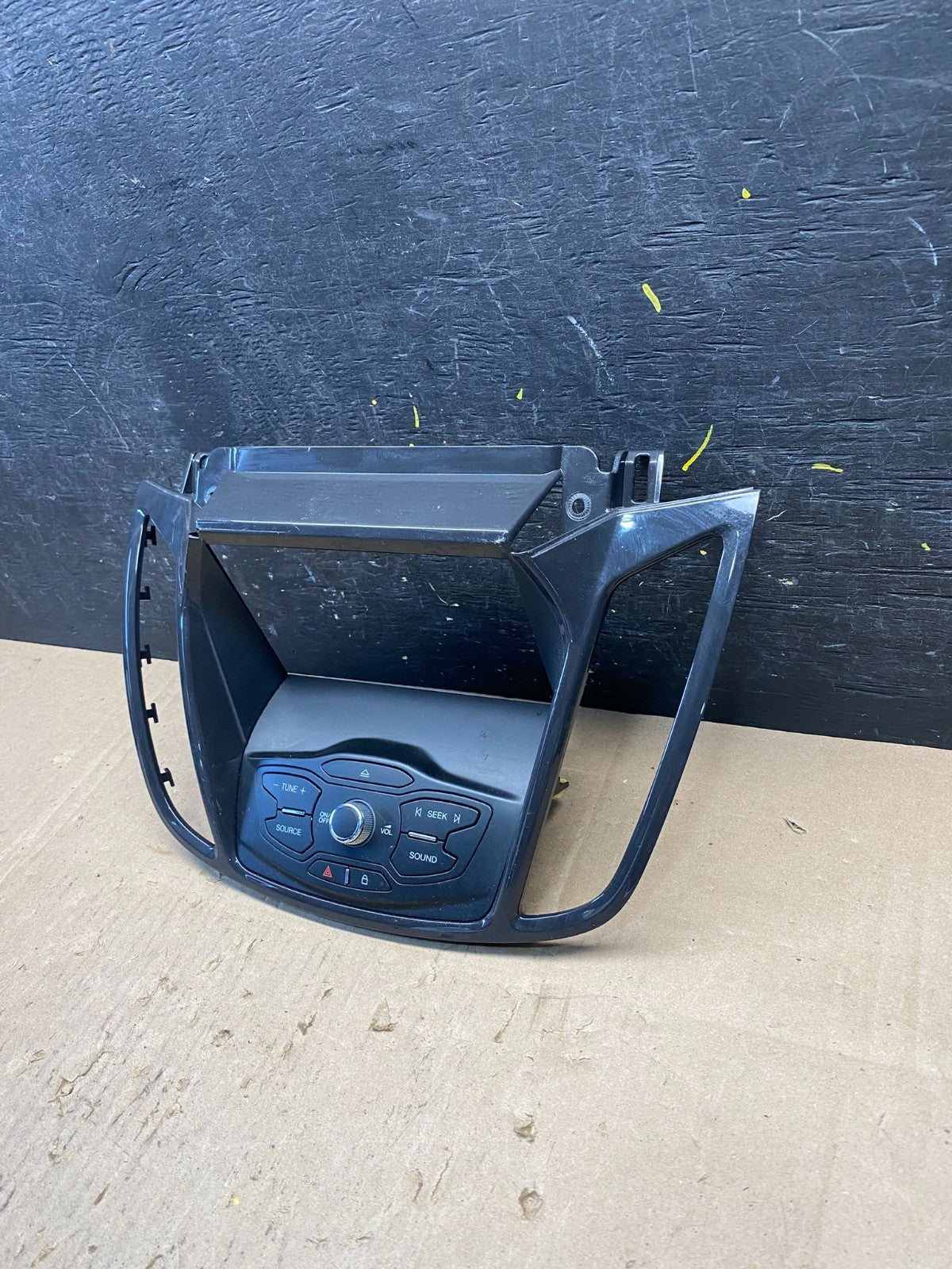 2013 2014 2015 2016 Ford Escape Dash Radio Control Panel Bezel r8917 DG2