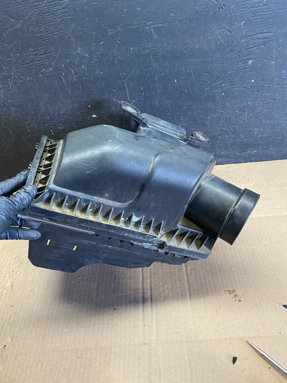 2007 to 2010 Lincoln MKX 3.7L Air Cleaner Box Resonator OEM I3322 DG12
