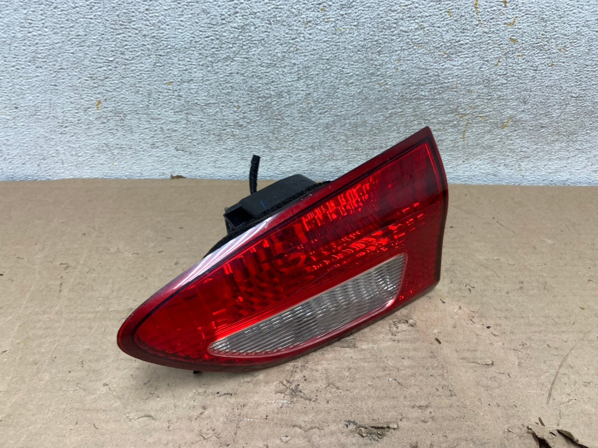 2006 2007 Subaru Tribeca B9 Right Passenger Side Tail Light Inner AI1093 LK2