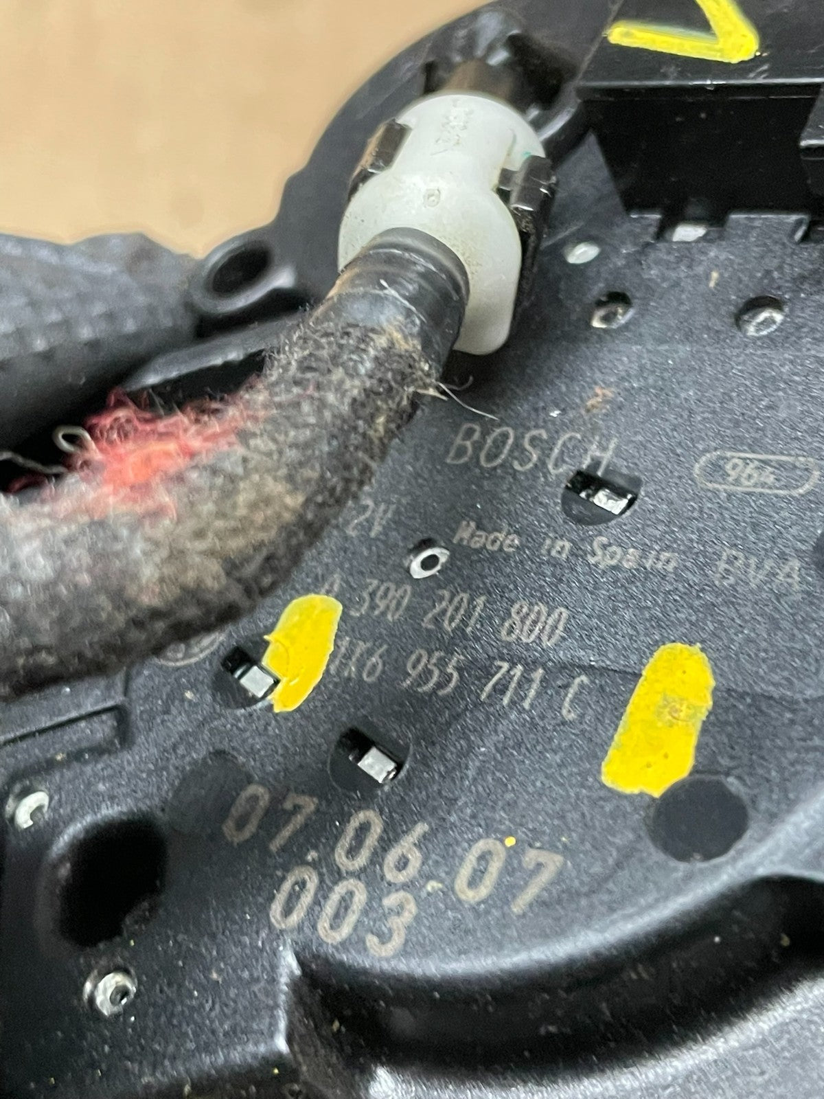 2006 to 2009 Volkswagen Golf Rear Windshield Wiper Motor OEM AA9012 DG5