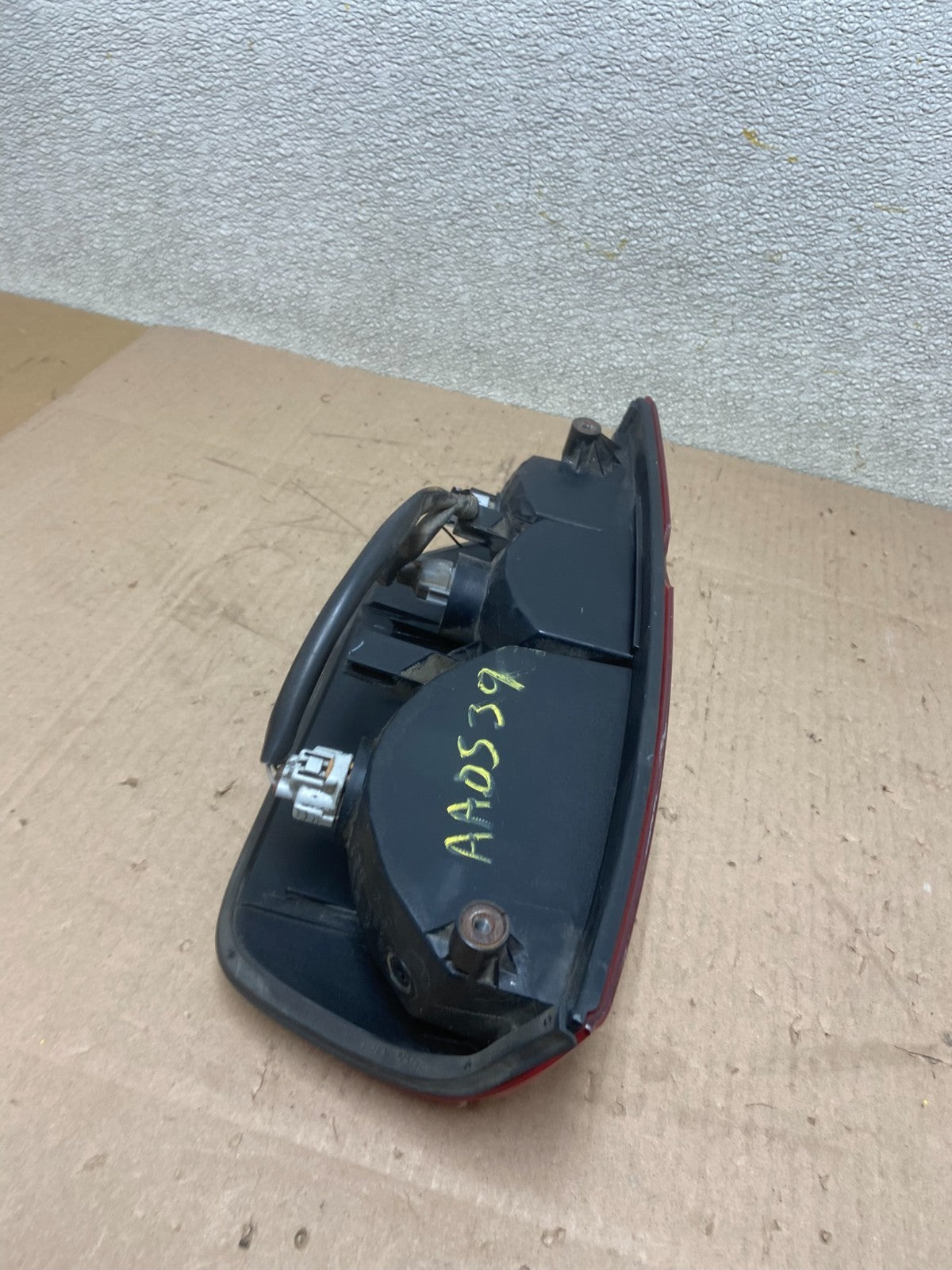 2005 to 2014 Nissan Frontier Left Driver LH Side Tail light Oem AA0539 DW8