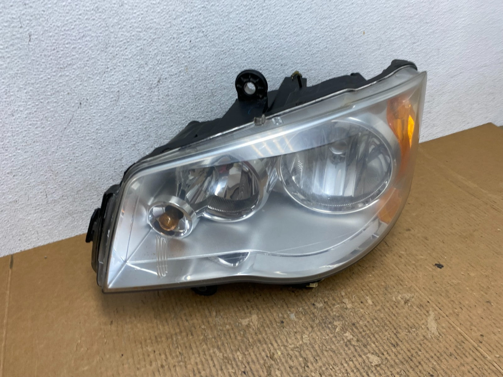 2008 to 2016 Chrysler Town and Country Left Driver Lh Side Headlight AE2715 DW2