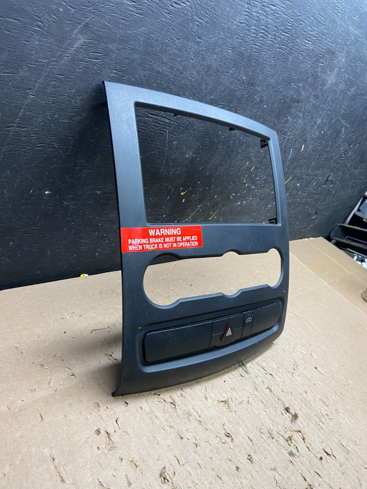 2007-2018 Mercedes Dodge Sprinter Center Console Radio Instrument Panel T6173 DG2
