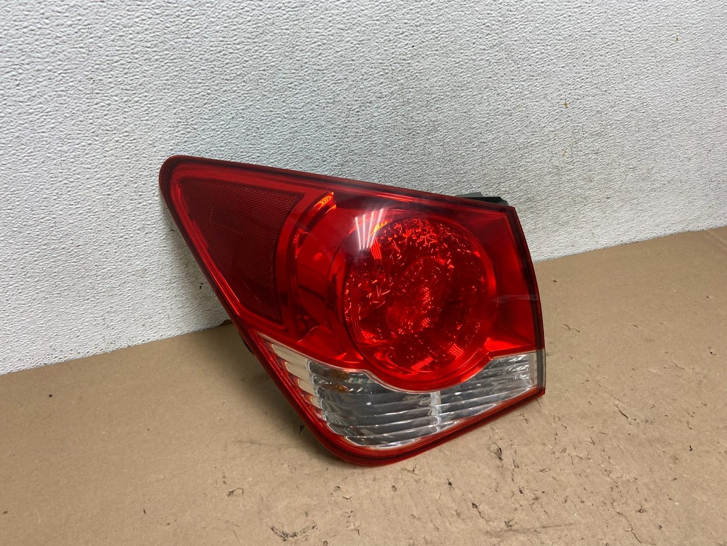 2011 2012 2013 2014 Chevrolet Cruze Left Driver LH Side Tail Light AG43302