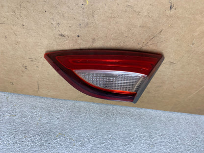 2015 to 2017 Chrysler 200 Sedan Right Passenger  Inner Tail Light Oem X5001 DW0