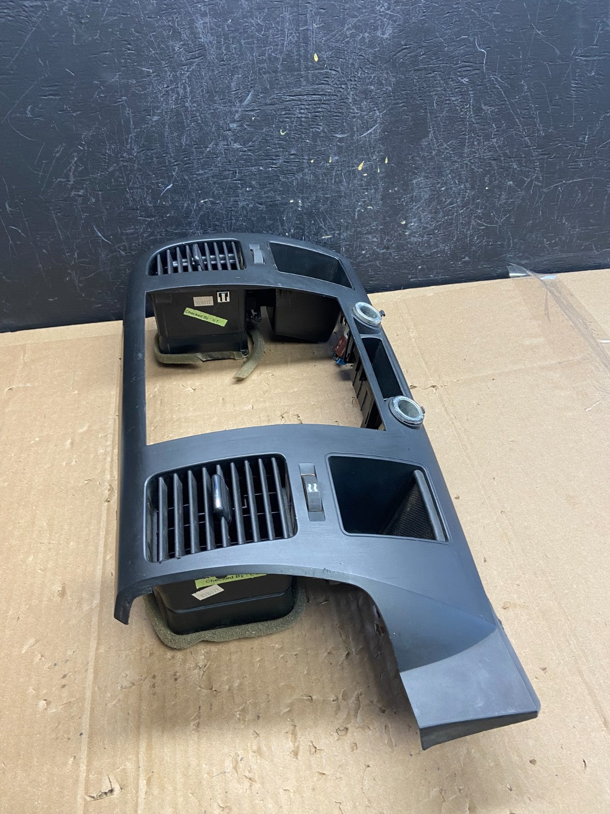 2007 to 2014 Silverado Sierra Center Console Radio Bezel Air Vents ad2209 DG2