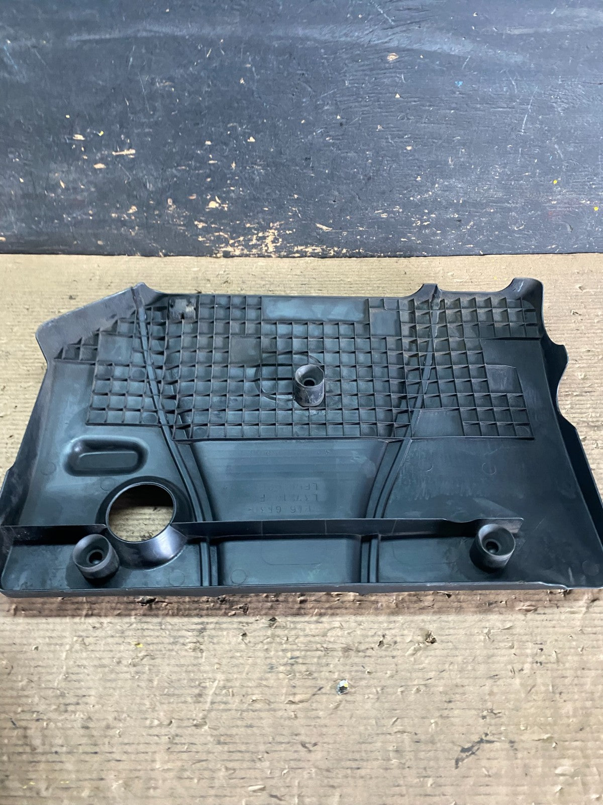 2004 to 2006 Mazda 3 DOHC 16 VALVE Engine Shield Top Cover Oem s3671 DG4