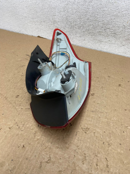 2015 - 2018 Ford Focus Sedan Left Driver LH Tail Light AF8022 LK5