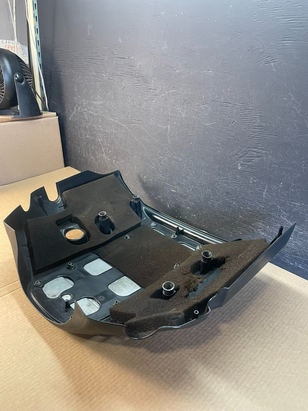 2005 to 2010 Dodge Charger Ram 5.7L Hemi Engine Cover Plastic Shield AF3530 DG4