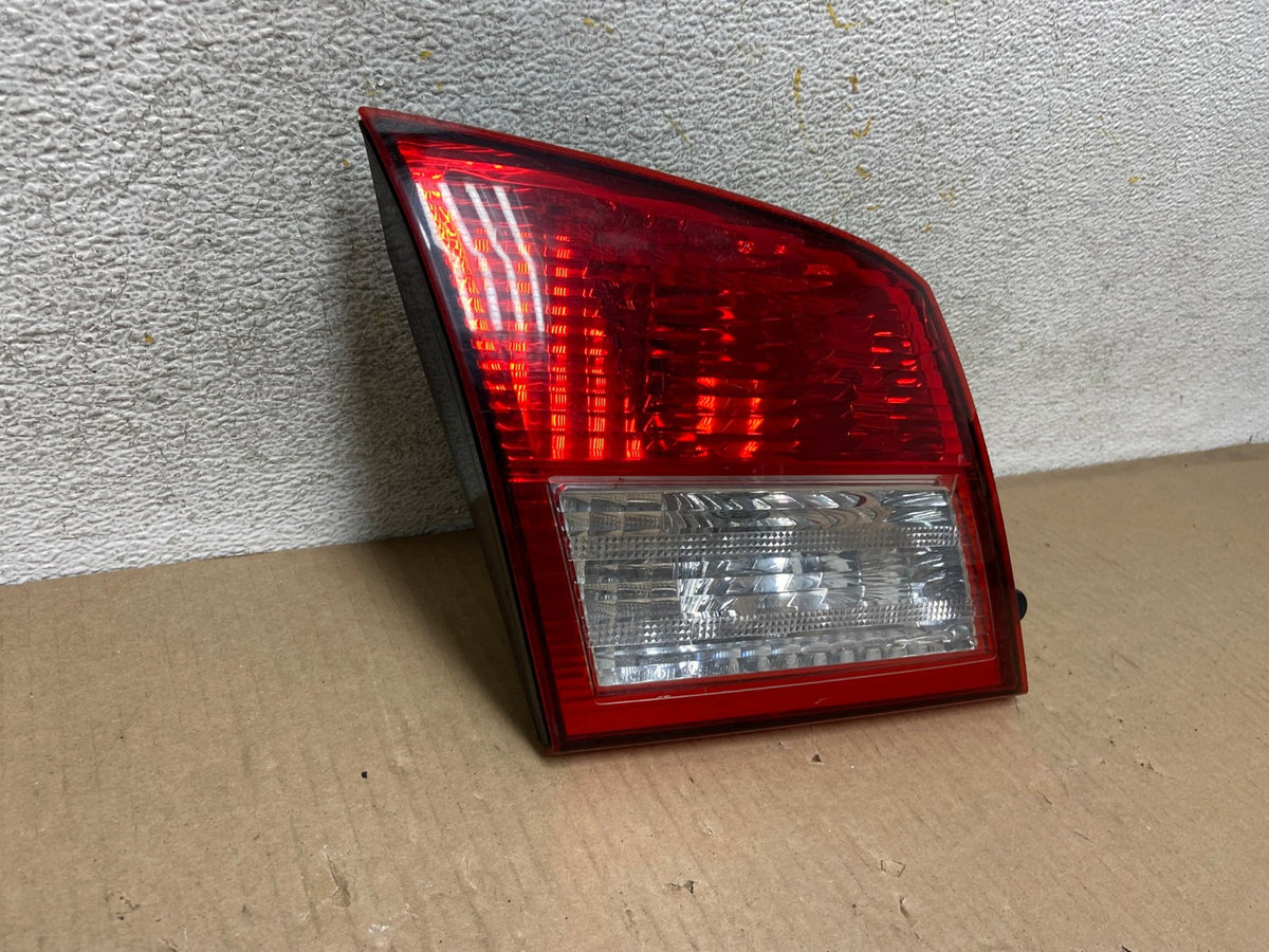 2002-2004 Infiniti i35 Inner Light Left Driver Side Tail Light AH5770 LK1