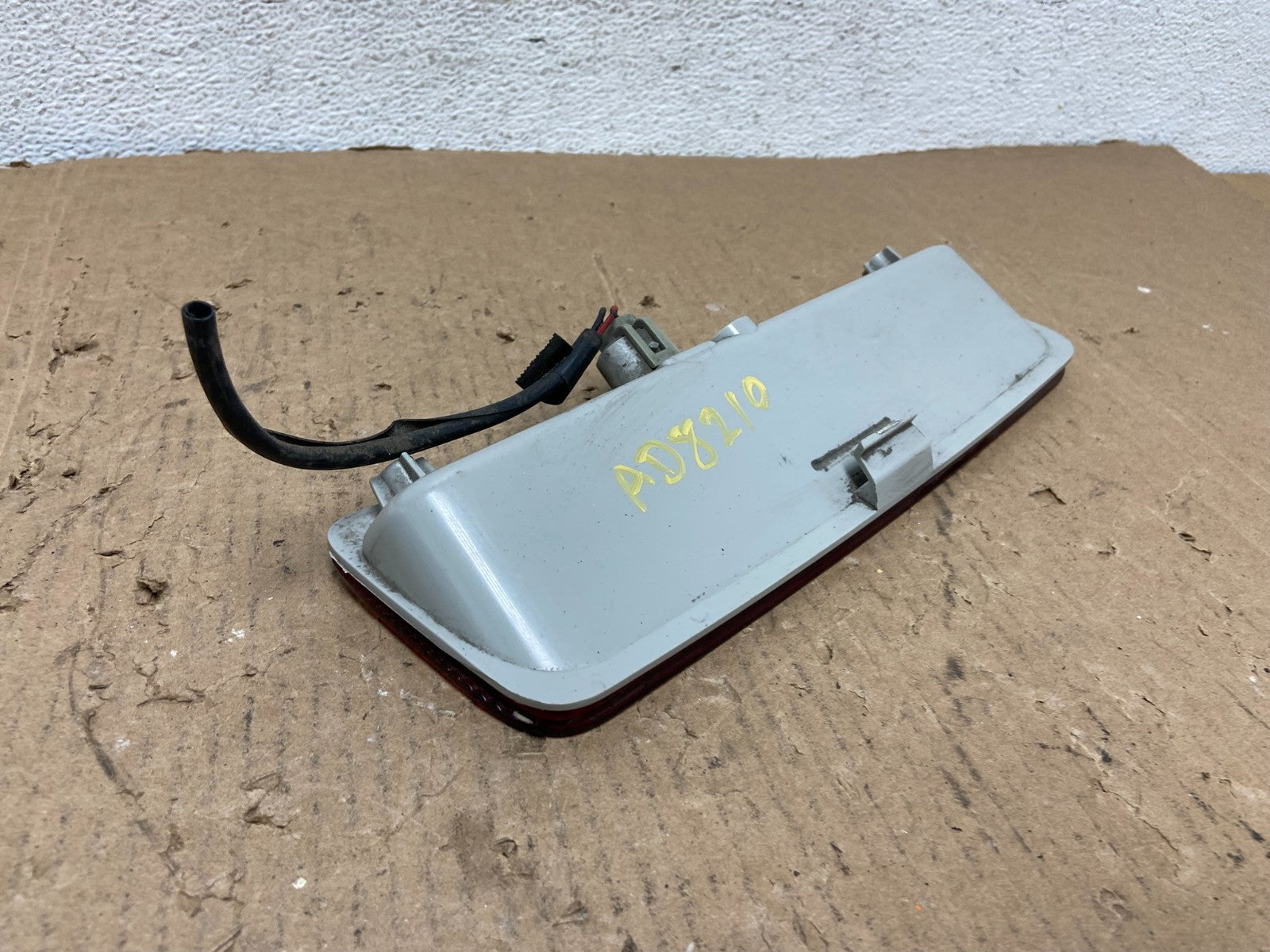 2012 to 2014 Ford Edge Rear Third Brake 3rd Light Lamp AD8210 DG3
