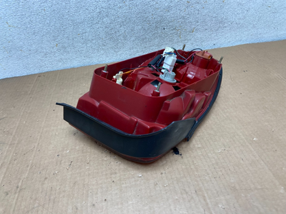 2002 - 2005 Hyundai Sonata Right Passenger RH Side Tail Light AI8761 LK5