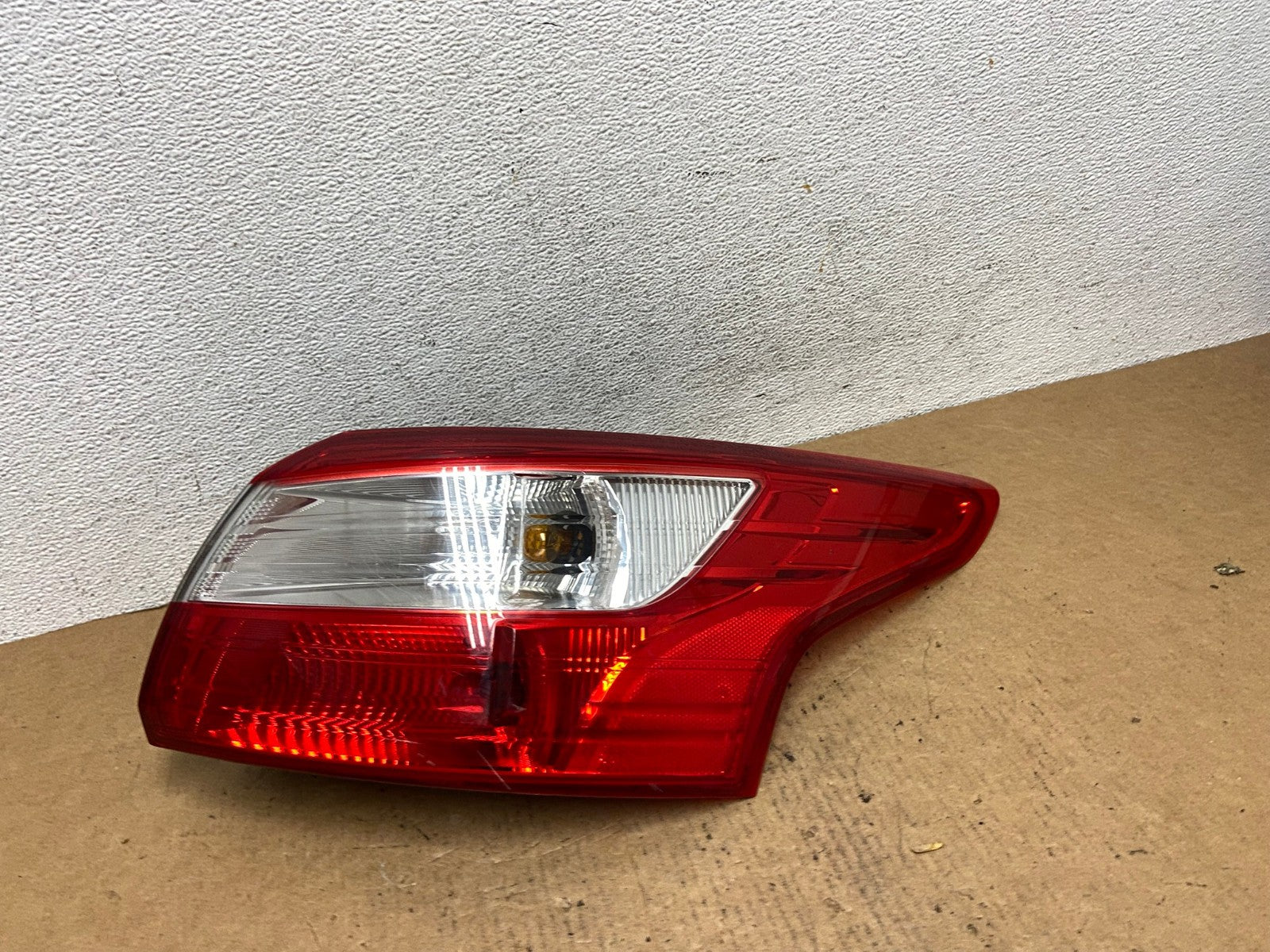2012 2013 2014 Ford Focus Sedan Right Passenger Rh Side Tail Light AD4676 LK0