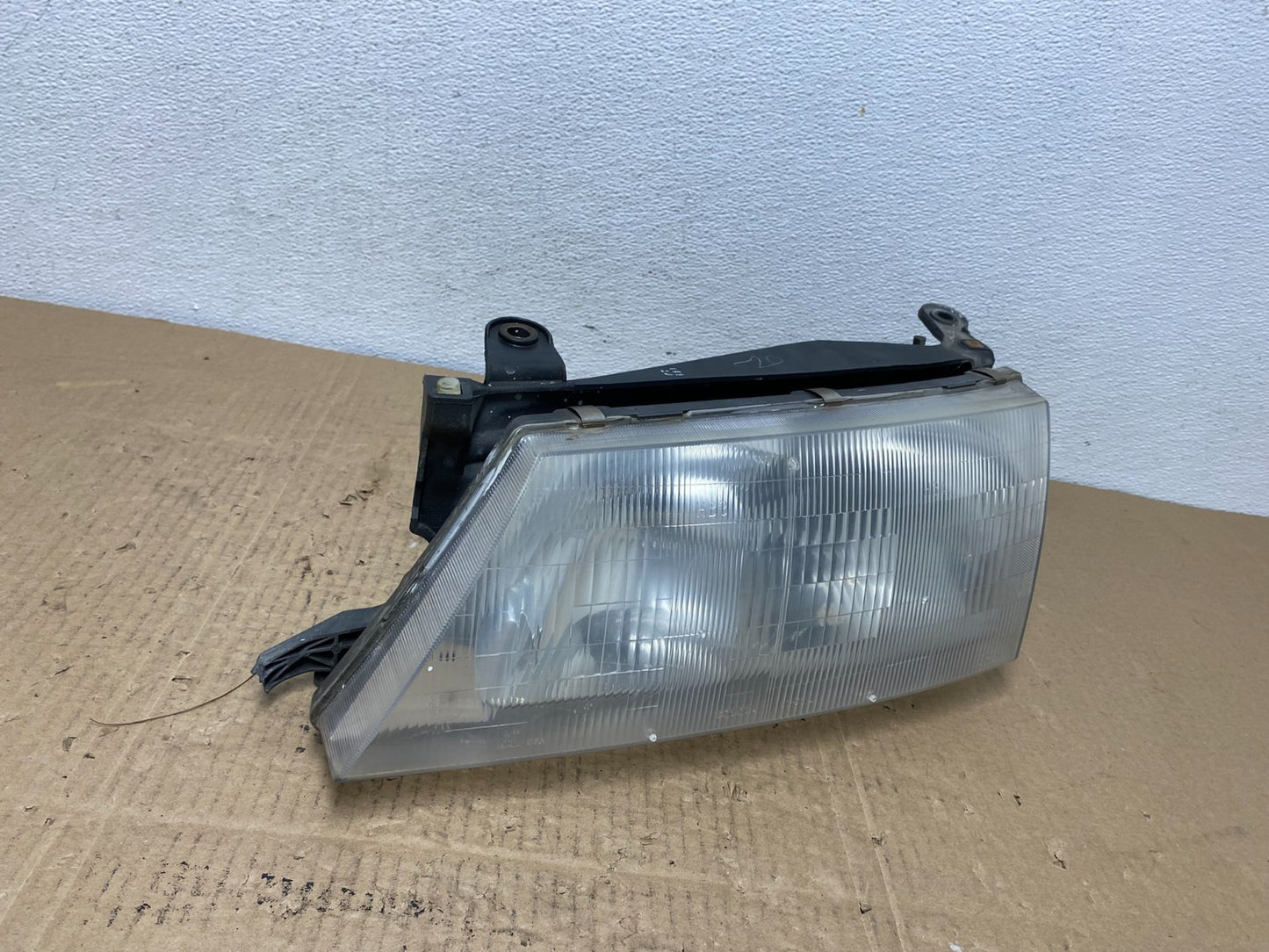 1995 to 1998 Nissan Sentra Left Driver LH Side Halogen Headlight AC3916 DG2