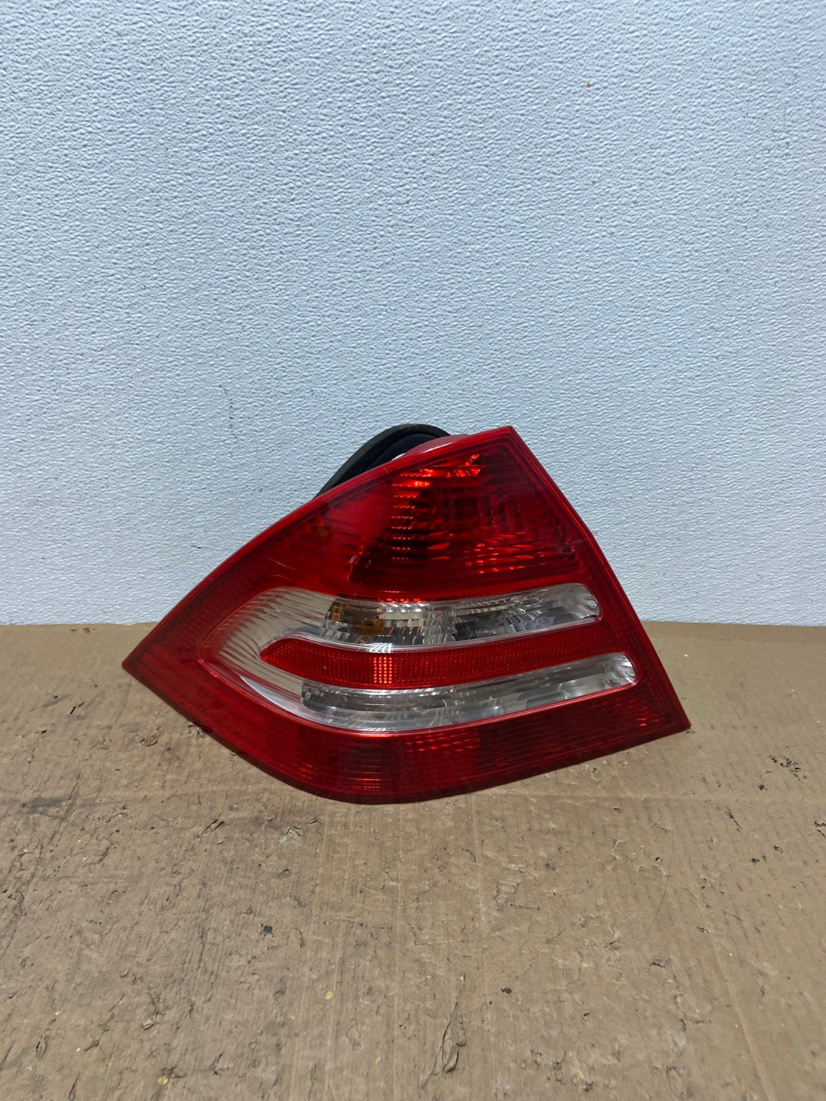 2005-2007 Mercedes-Benz C230 C240 W203 C-Class Left Driver Tail Light AC0212 LK0