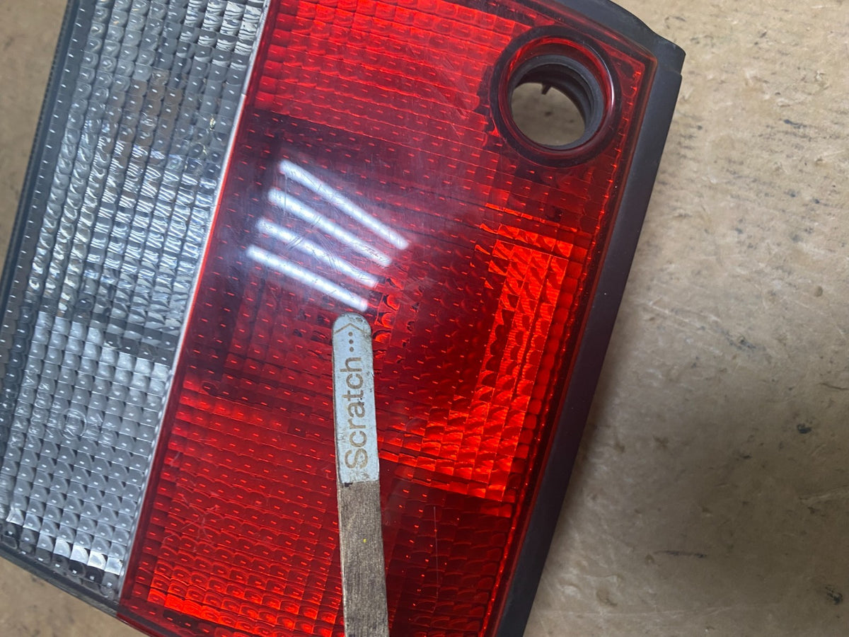 1994 to 1998 Saab 900 & Turbo Right Passenger RH Side Inner Tail Light S7406 DW3