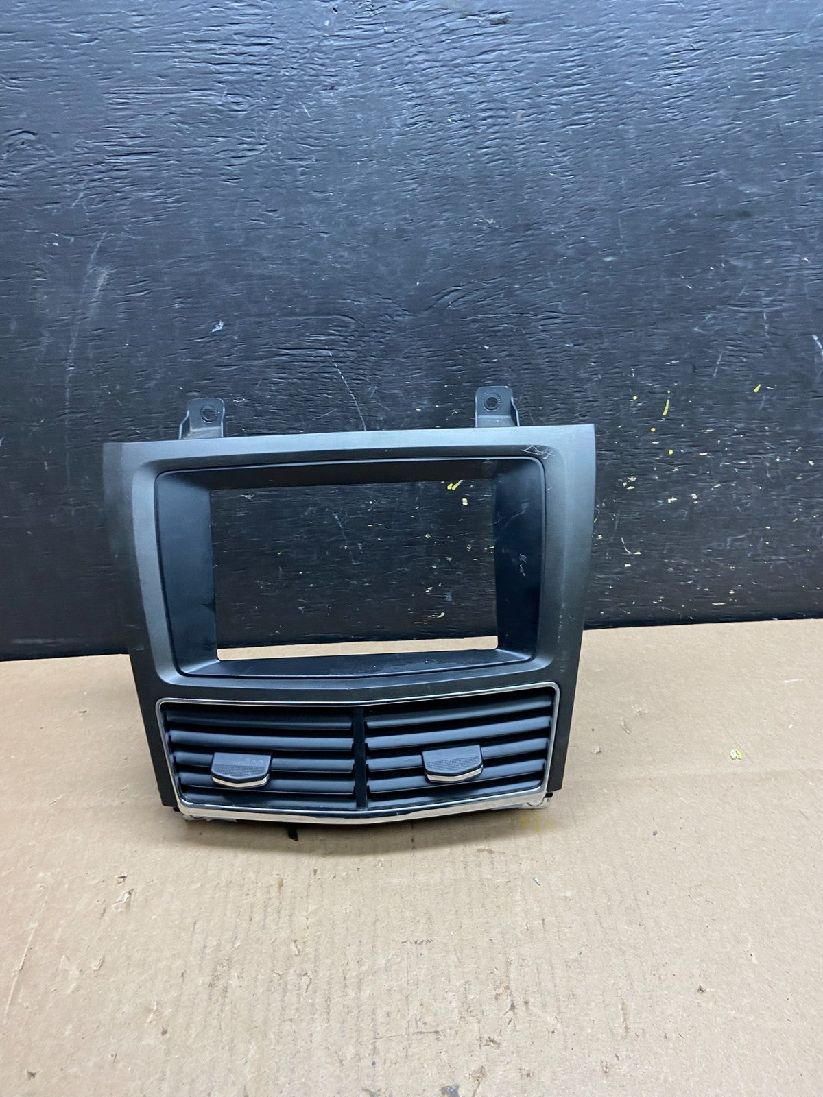 2013 - 2017 Lincoln Mkt Center Dash Gps Radio Bezel Panel Air Vent OEM T4603 DG0