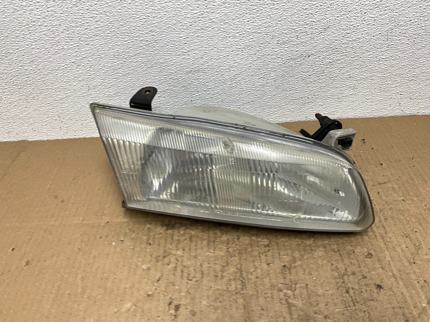 1997 1998 1999 Toyota Camry Right Passenger RH Halogen Headlight AB8473 DW0
