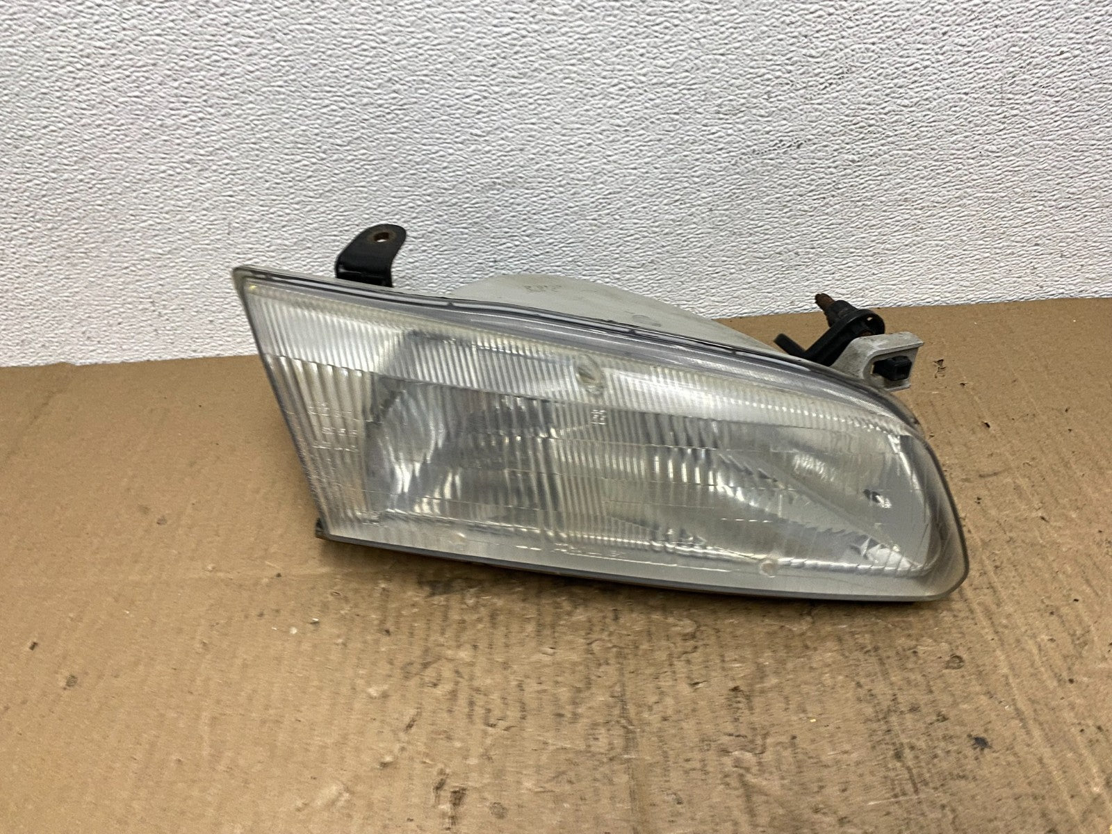 1997 1998 1999 Toyota Camry Right Passenger RH Halogen Headlight AB8473 DW0