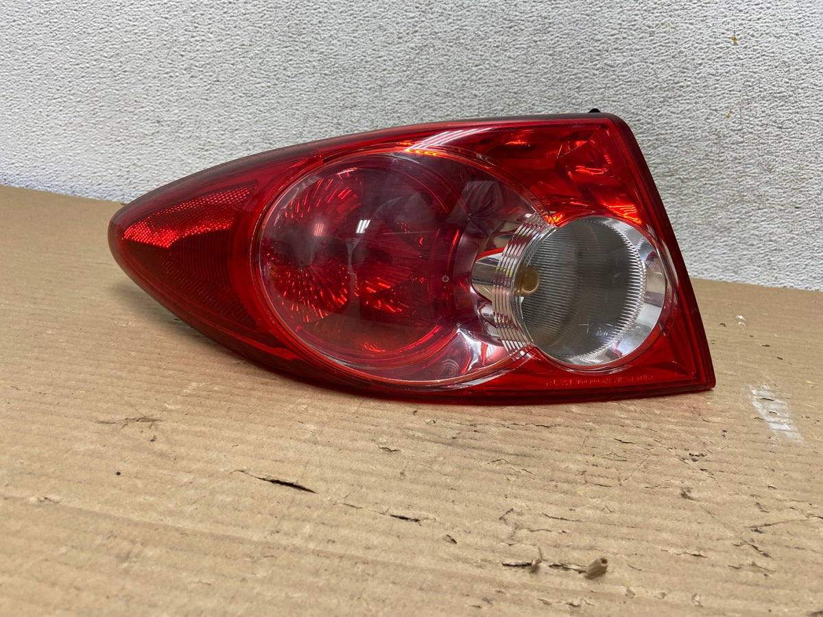 2003 - 2005 Mazda 6 Left Driver LH Side Tail Light AG9064 LK0