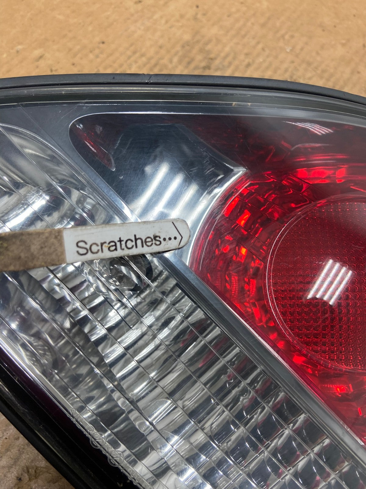2000-2003 Lexus RX300 Right Passenger Side Rear Inner Tail Light AE2689 LK3
