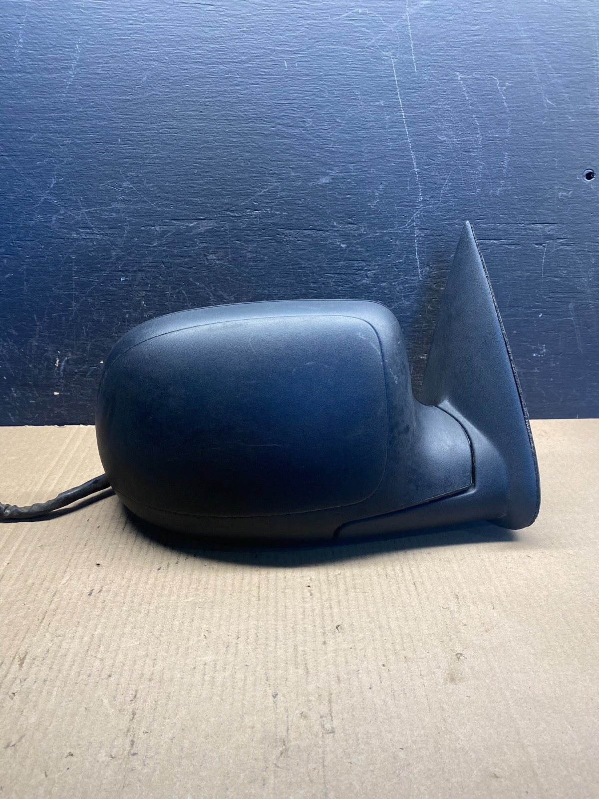 2003-2006 Chevrolet Tahoe Suburban Right Passenger Turn Door Mirror AE6341 DW0