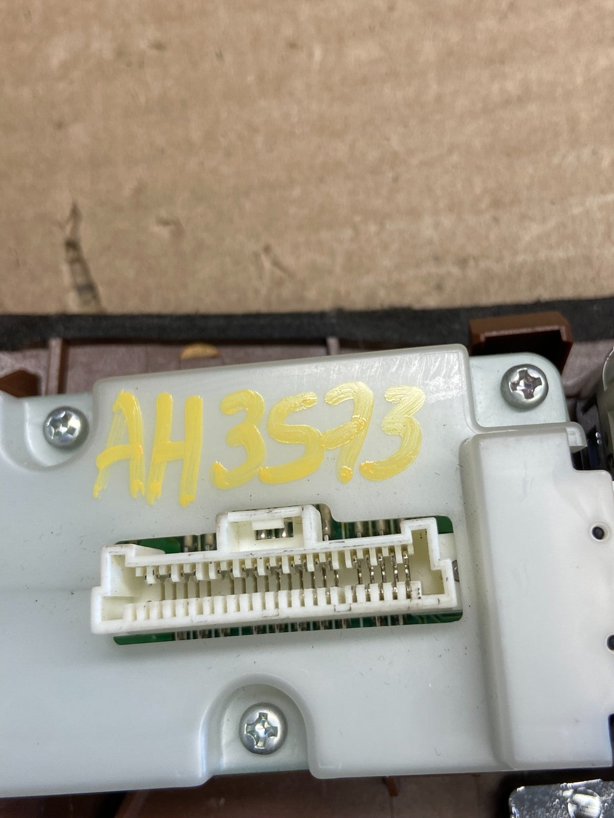 2006 to 2007 Infiniti M35 M45 Radio Audio Control Panel AH3573 DG5