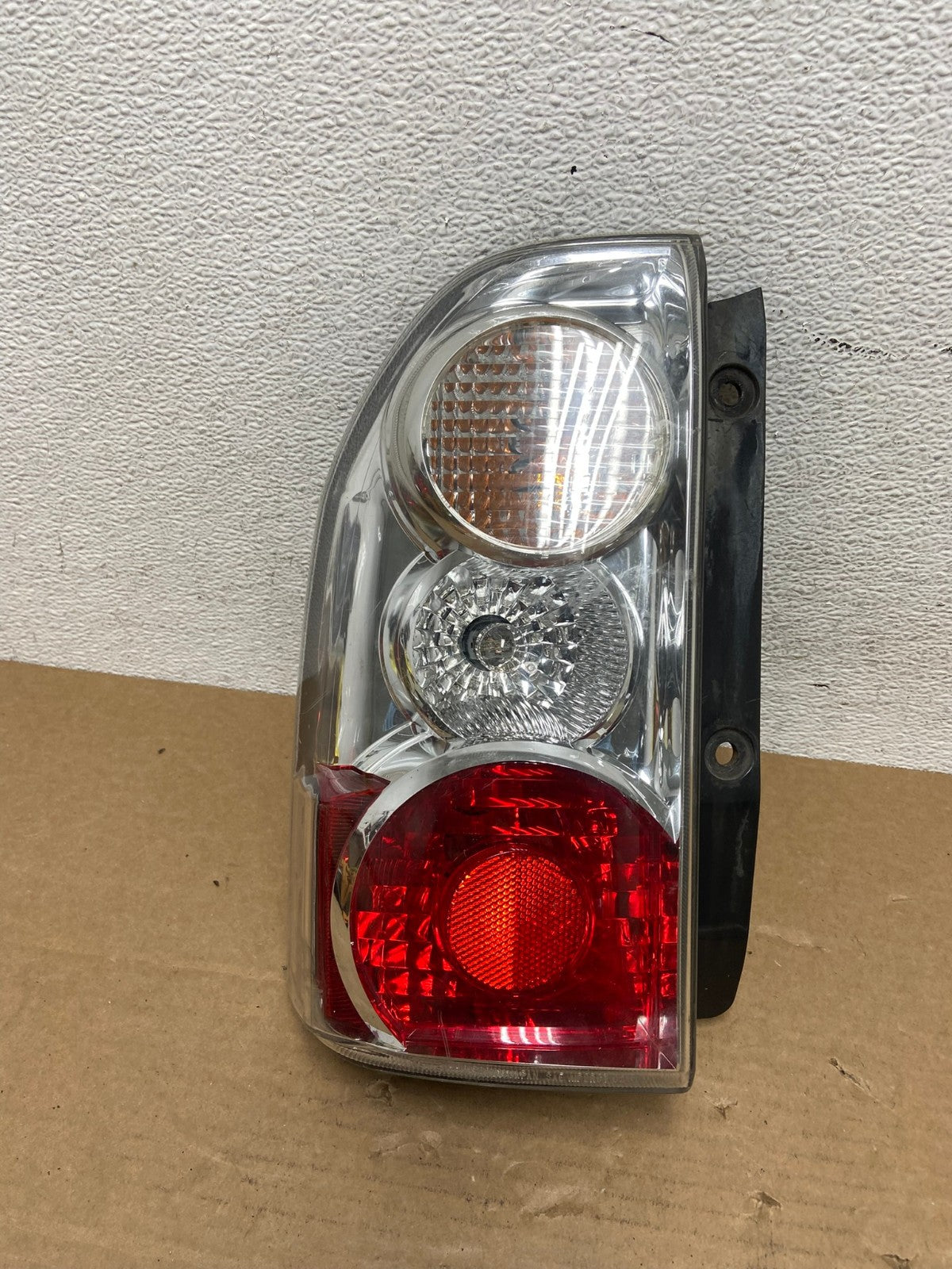 2004 2005 2006 Suzuki XL-7 Vitara Left Driver Side Tail Light AD3840 LK0