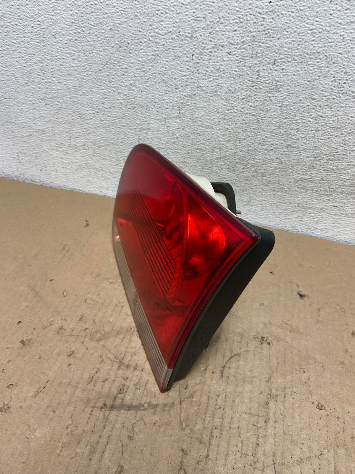 2004-2007 Volkswagen Touareg Right RH Side Inner Tail Light AF3269 LK1