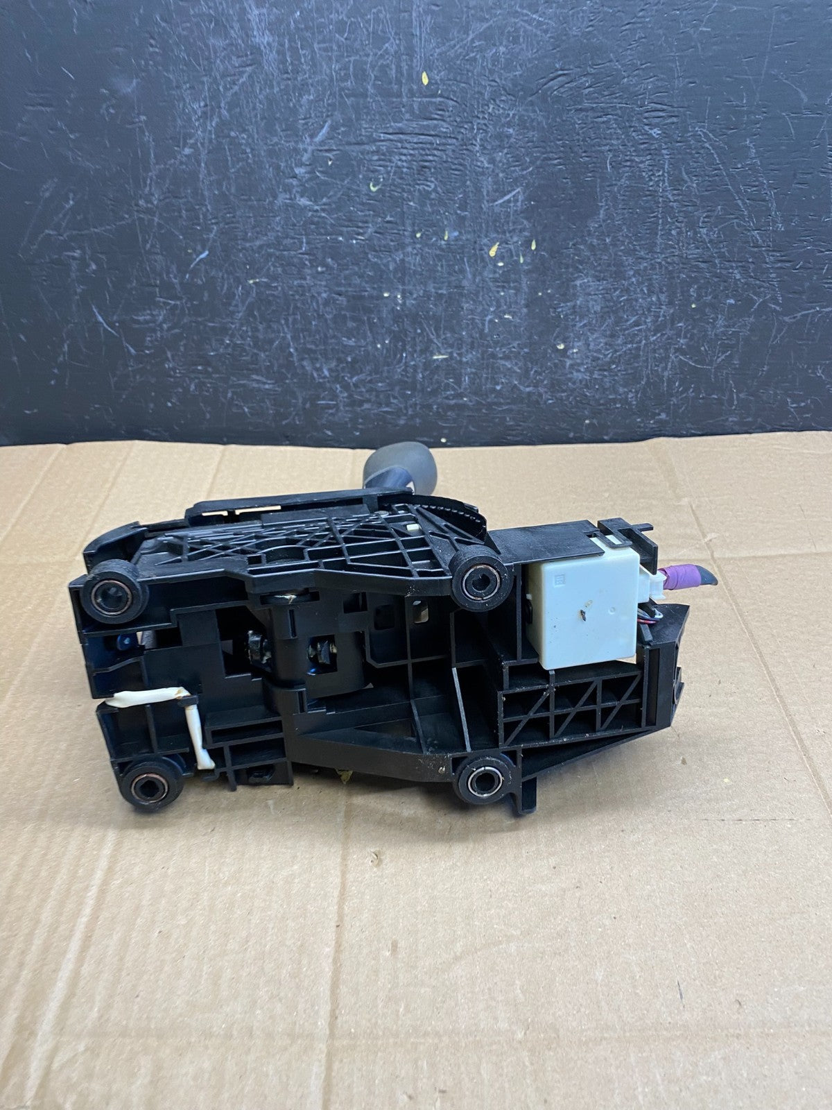 2006 to 2012 Toyota Rav4 Center Console Shifter Shift Gear Knob AC9306 DG4