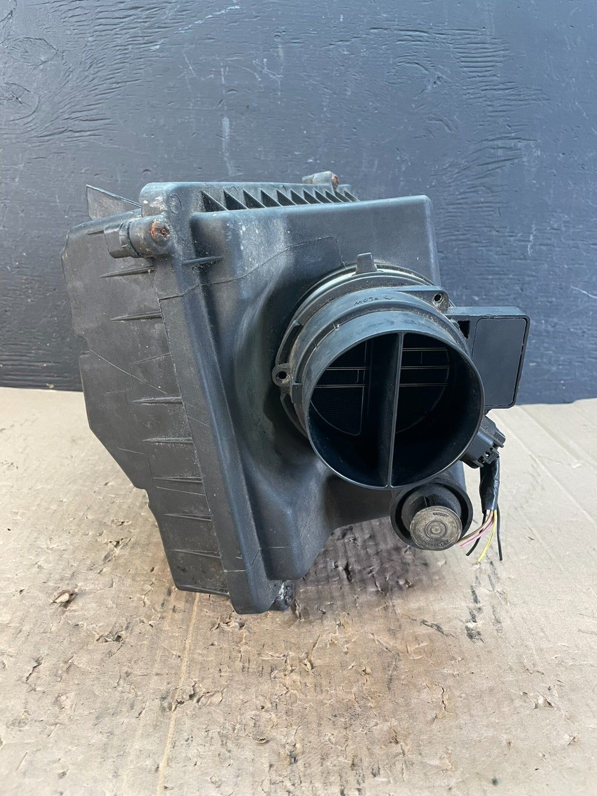 GM Air Cleaner Box Assembly 6061GXBG ad8275 DG2